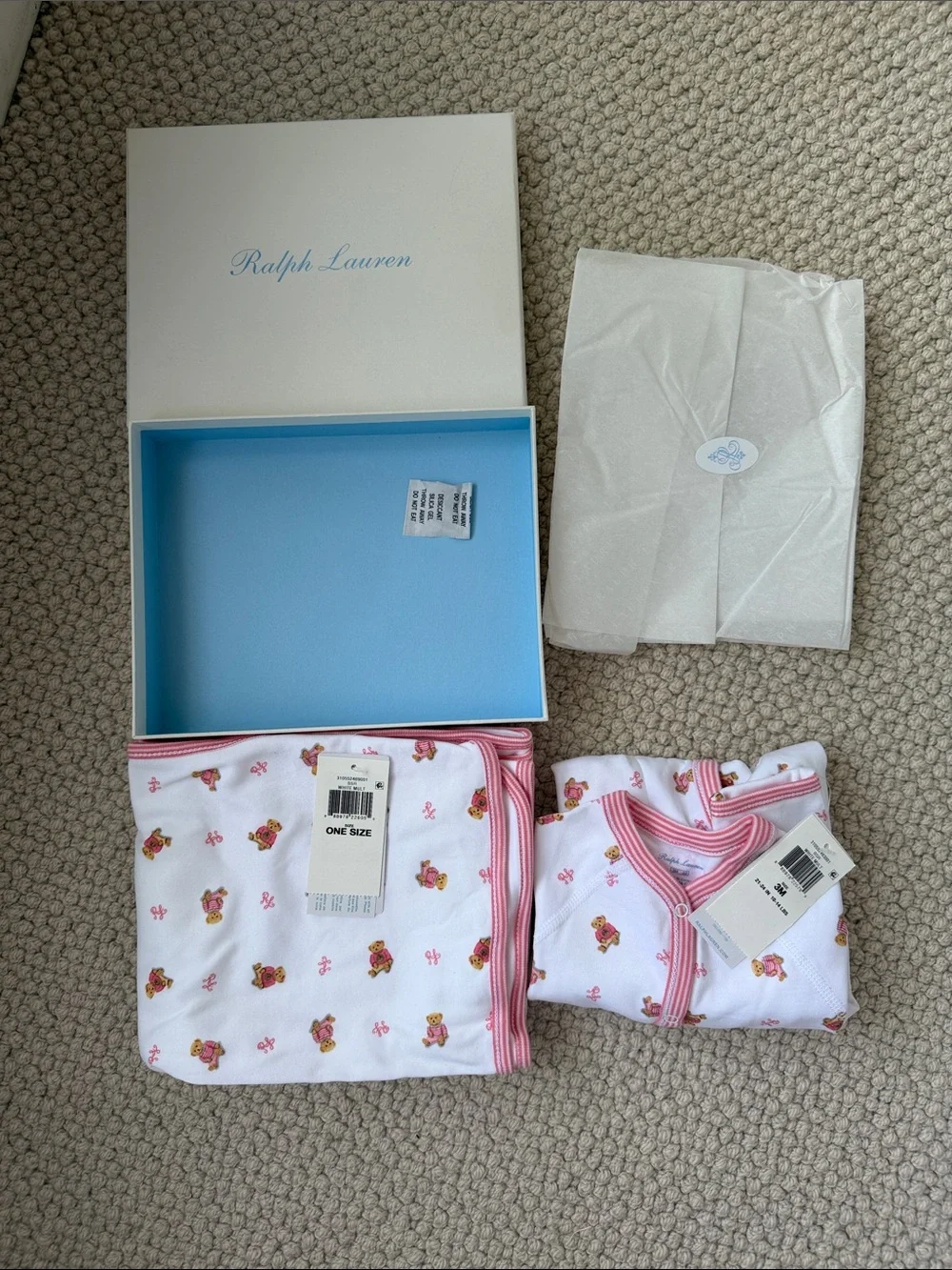 Ralph Lauren Girls Baby Blanket & Onesie Set Pink Trim & Bear Print. NWT 3months